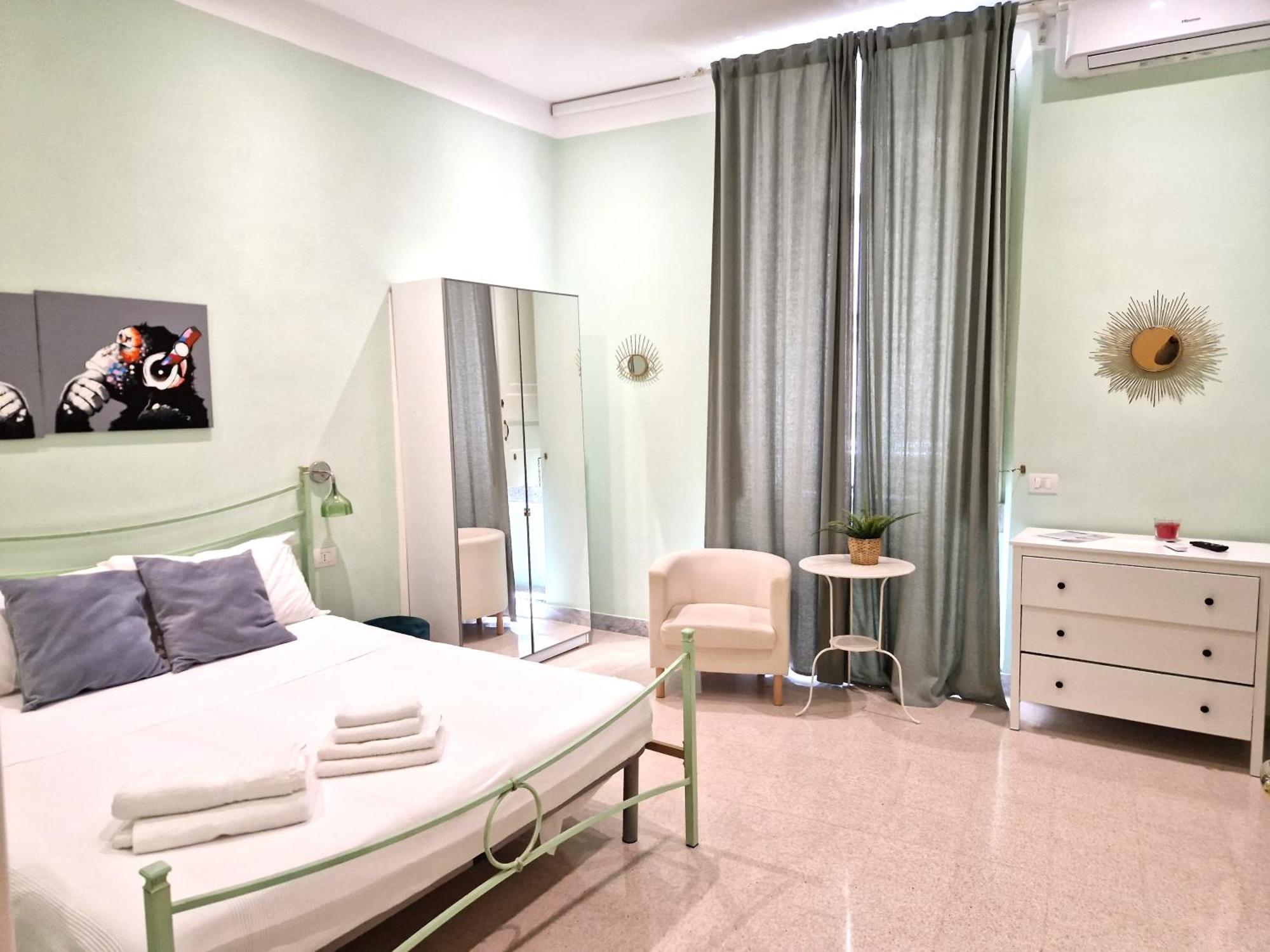 Santa Chiara "Family Suites" Naples Extérieur photo